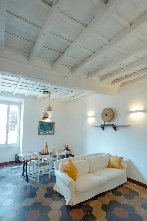 Domus Superior Navona - Pantheon Apartment Rome 0*,  Italy